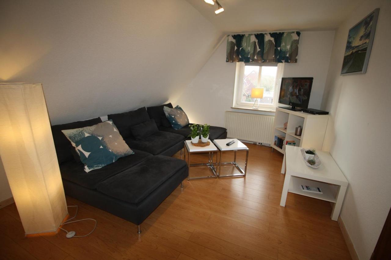 Haus Schilling Lägenhet Esens Exteriör bild