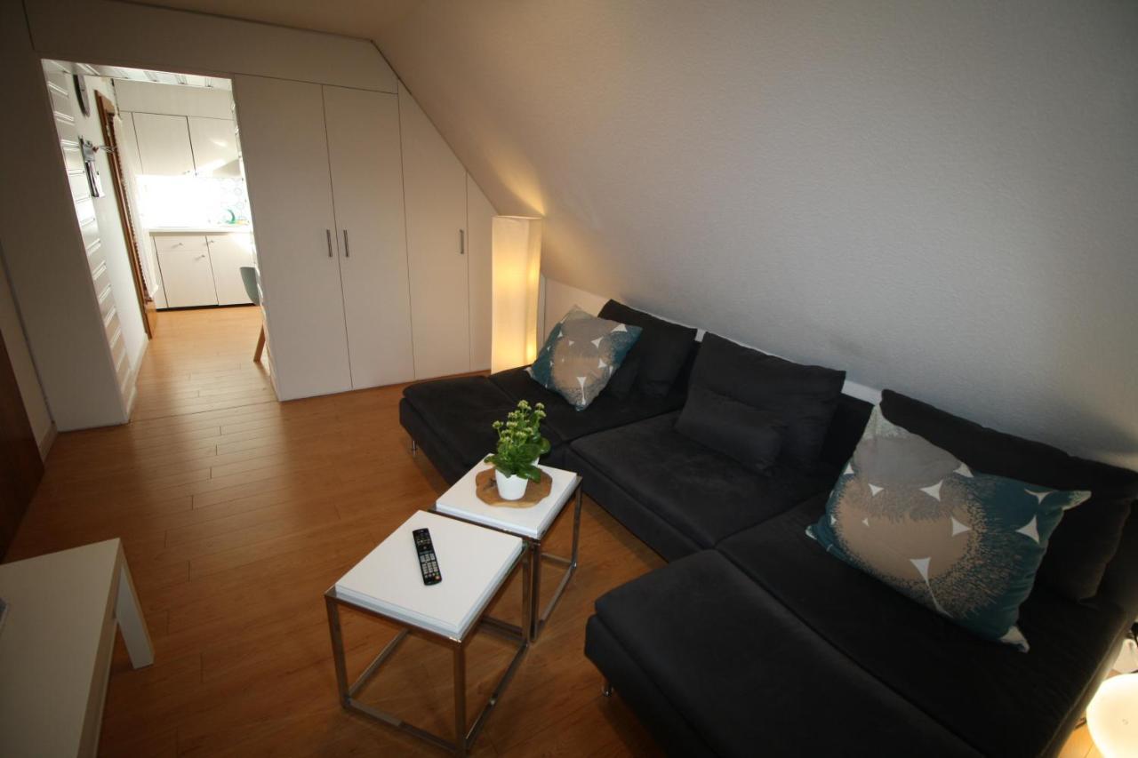 Haus Schilling Lägenhet Esens Exteriör bild