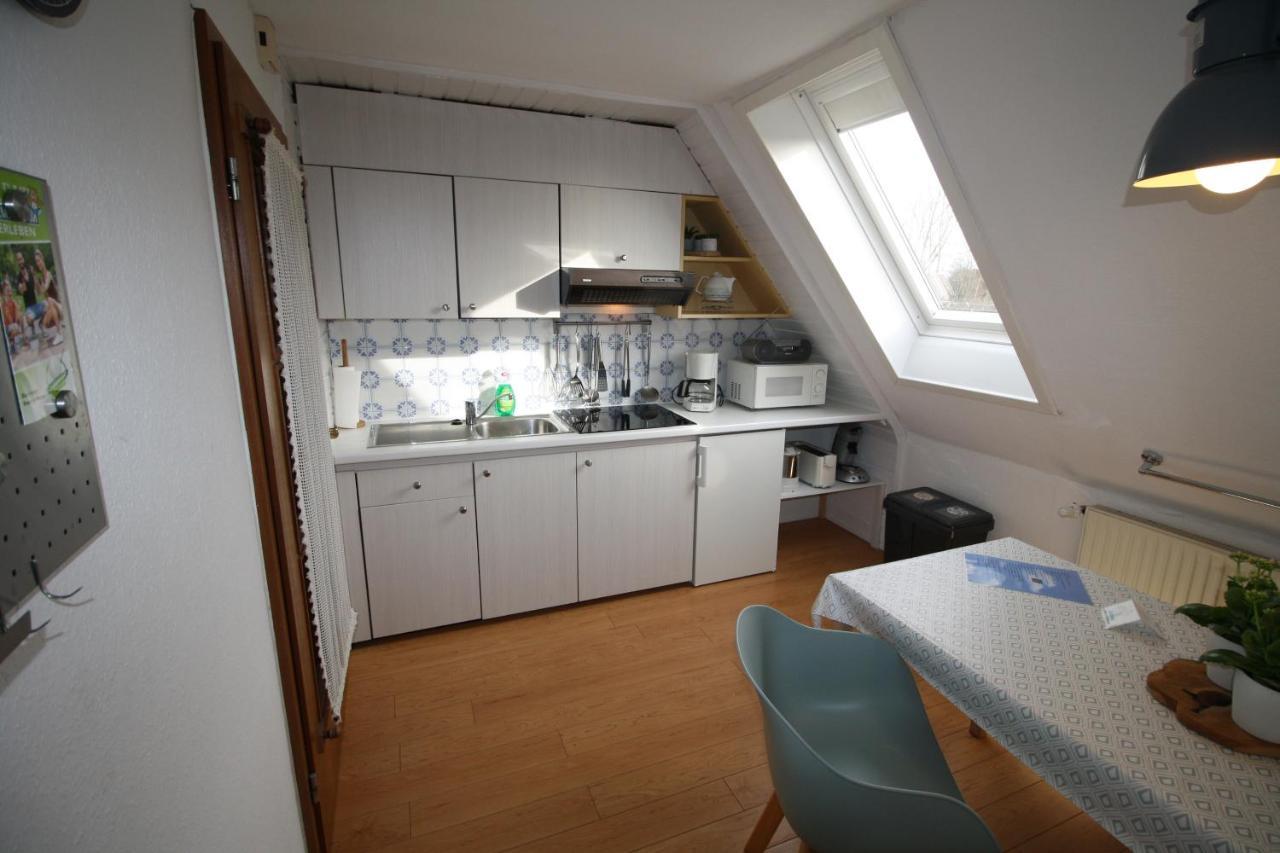 Haus Schilling Lägenhet Esens Exteriör bild