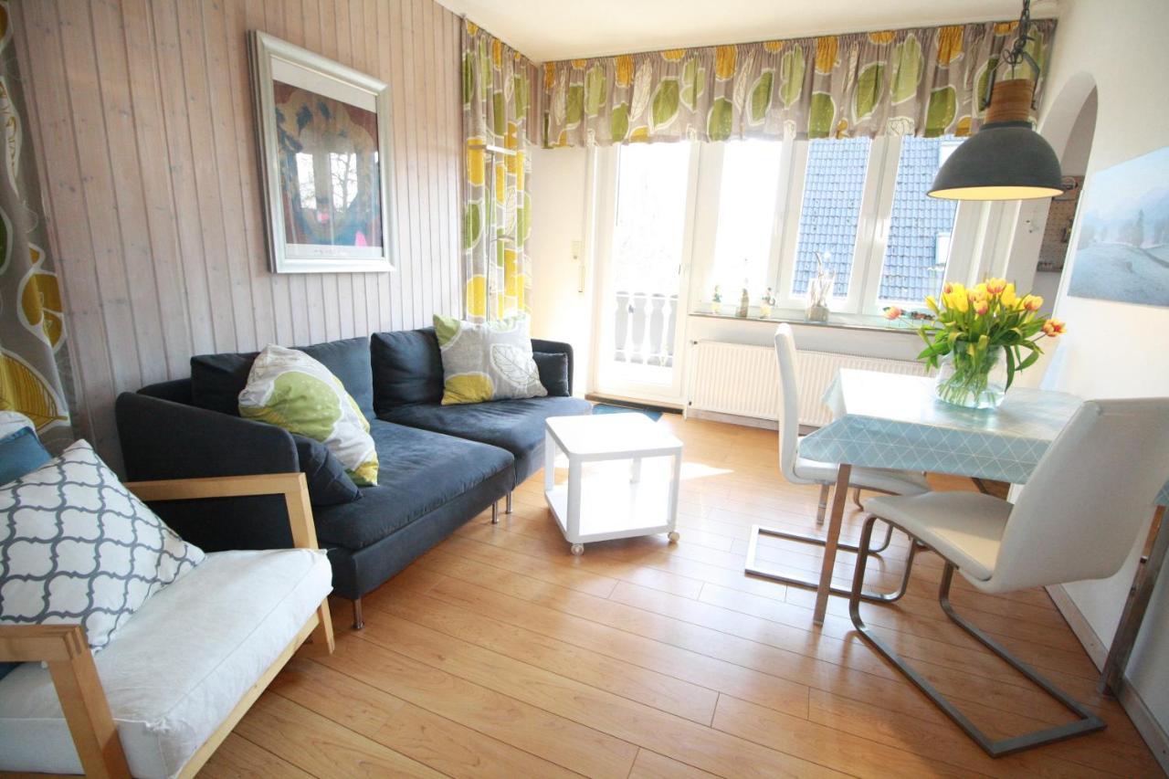 Haus Schilling Lägenhet Esens Exteriör bild