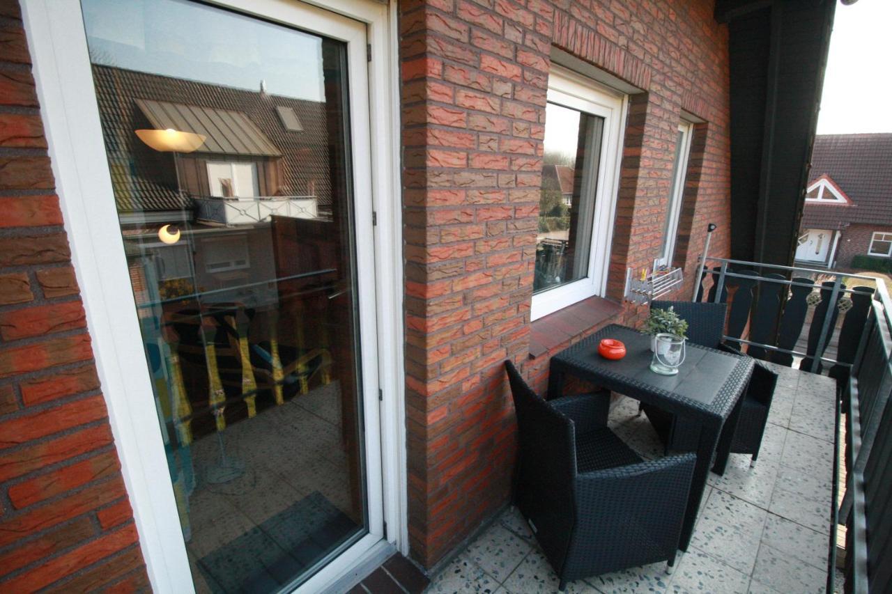 Haus Schilling Lägenhet Esens Exteriör bild