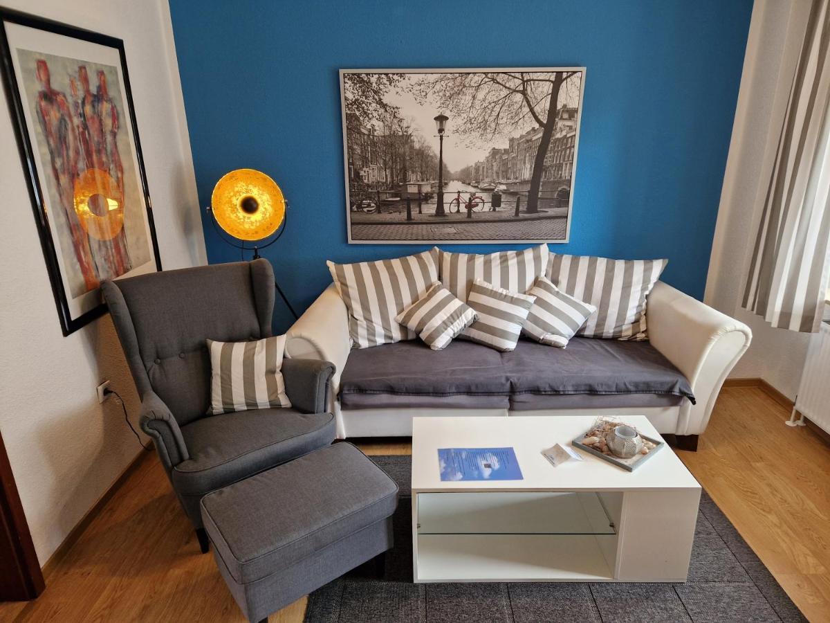 Haus Schilling Lägenhet Esens Exteriör bild