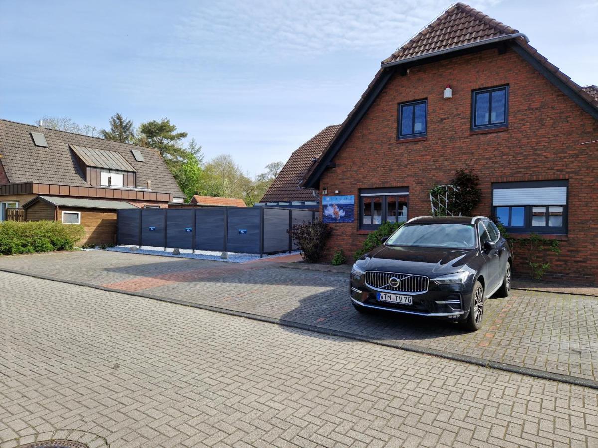 Haus Schilling Lägenhet Esens Exteriör bild