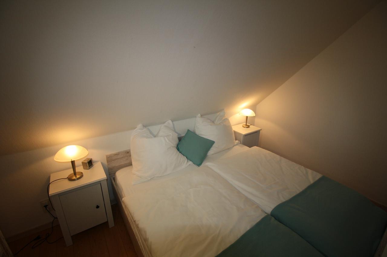 Haus Schilling Lägenhet Esens Exteriör bild